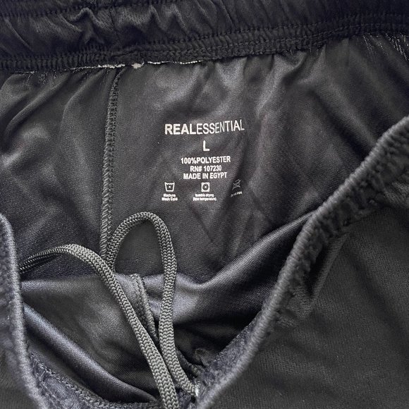 Real Essential Shorts - Picture 5 of 6